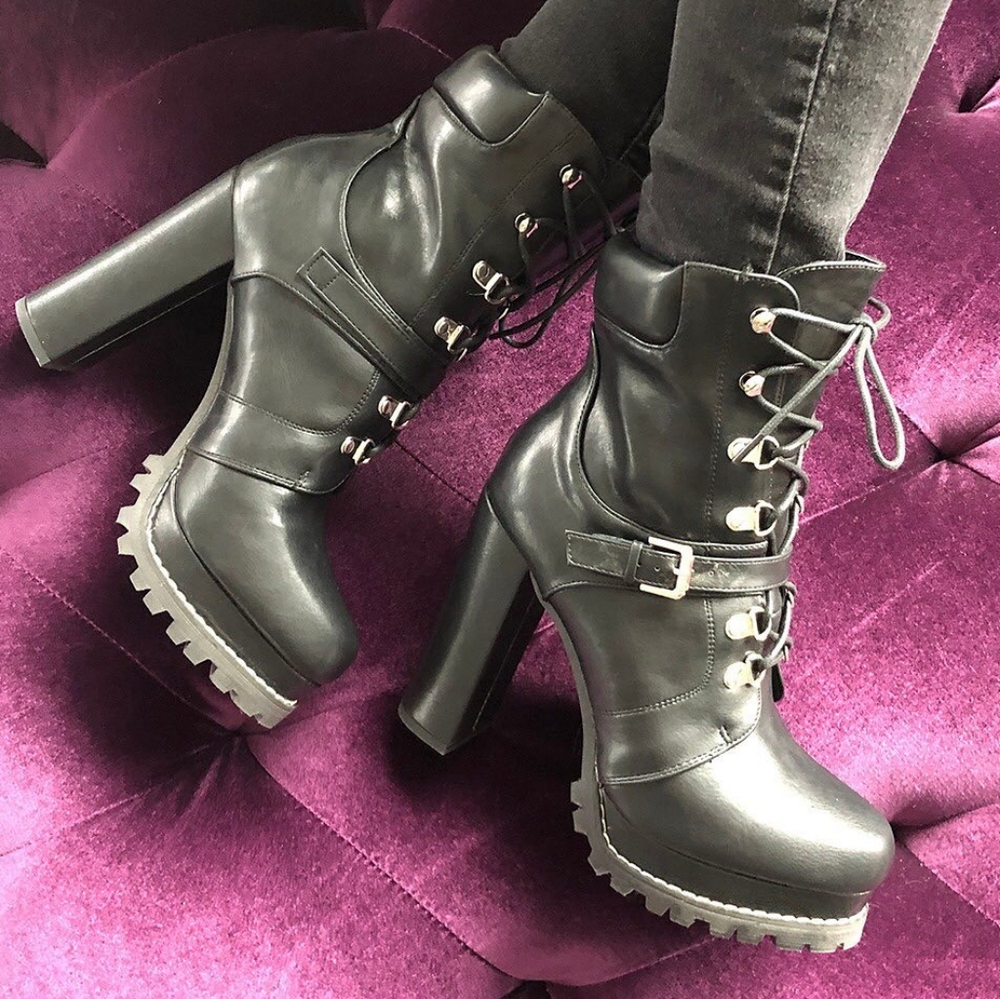 Last Size 10!🖤Blk Level Up -Black
Platform Boot - Picture 8 of 8